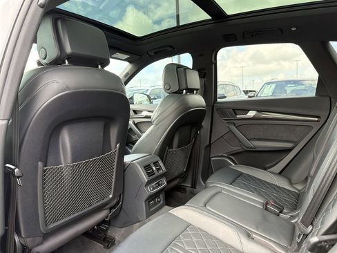 Used 2023 Audi SQ5 Prestige AWD/4WD image 12