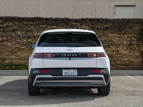 Used 2025 Hyundai Ioniq 5 SEL image 8