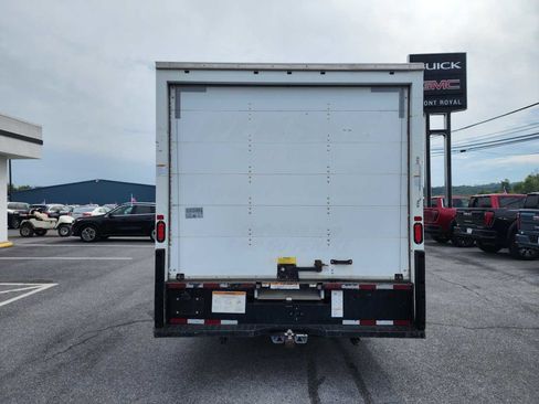 Used 2018 Ford E-350 and Econoline 350 Super Duty image 3