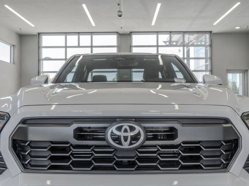 Used 2025 Toyota Tacoma PreRunner RWD image 21