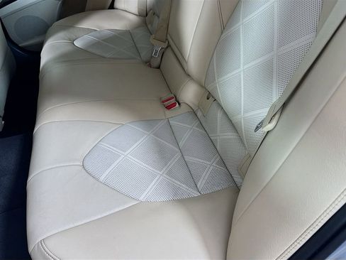 Used 2018 Toyota Camry XLE image 10