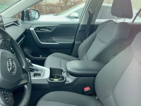 Used 2025 Toyota RAV4 XLE image 7