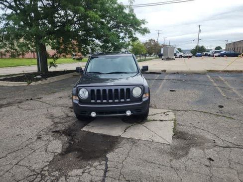 Used 2016 Jeep Patriot High Altitude FWD image 3