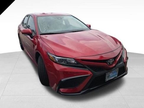 Used 2024 Toyota Camry SE w/ Cold Weather Package FWD image 1
