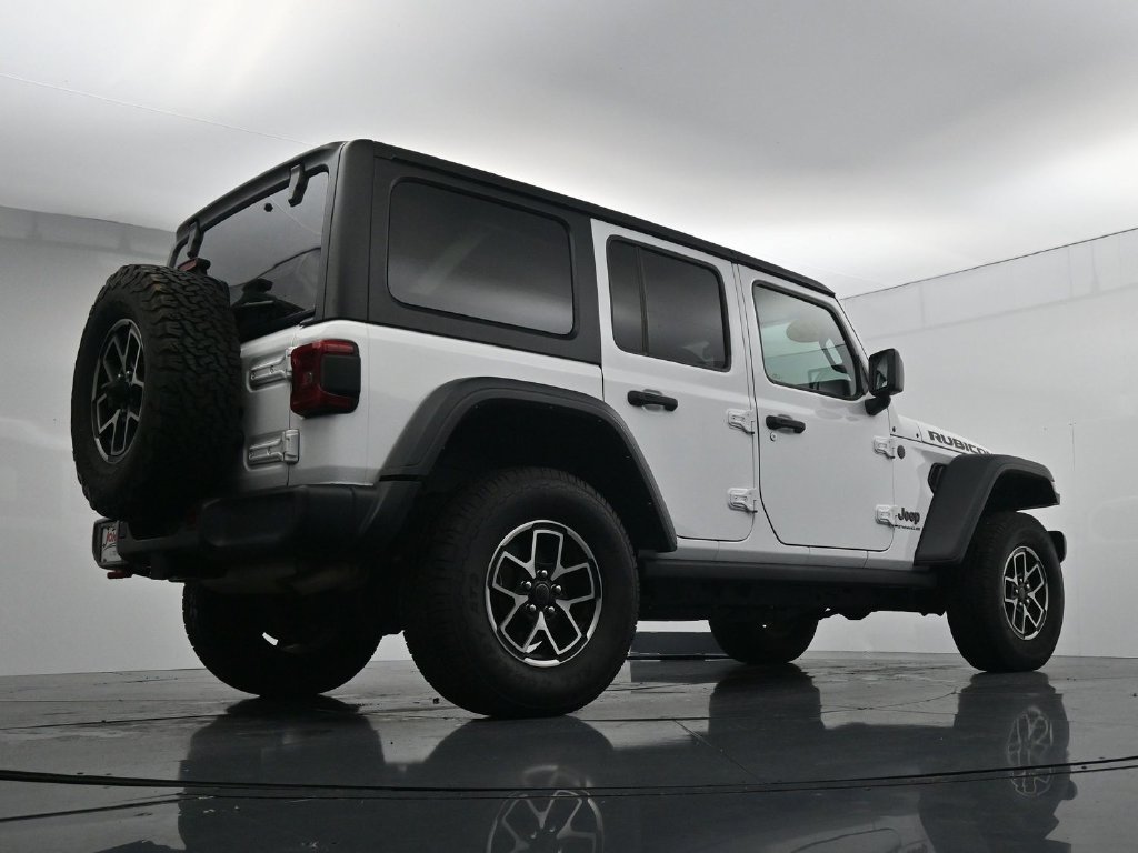 Used 2024 Jeep Wrangler Unlimited Rubicon AWD/4WD image 37