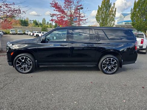 Certified 2024 Chevrolet Suburban RST image 3