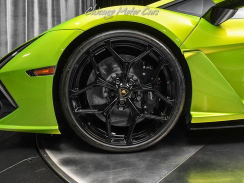 Used 2025 Lamborghini Revuelto AWD/4WD image 47