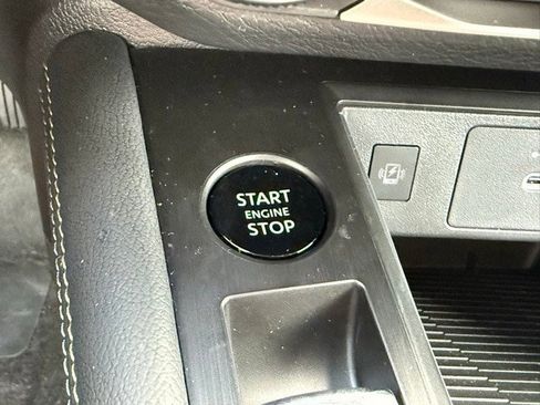 New 2025 Nissan Kicks SV image 27