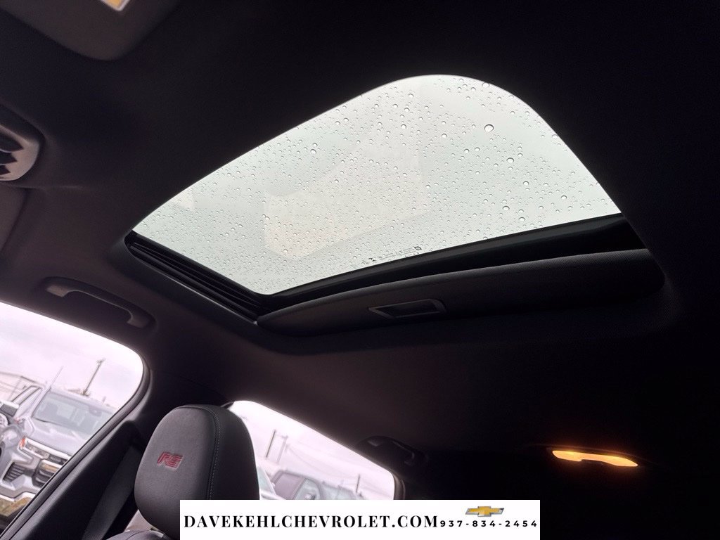 Used 2024 Chevrolet Trax RS w/ Sunroof Package FWD image 18