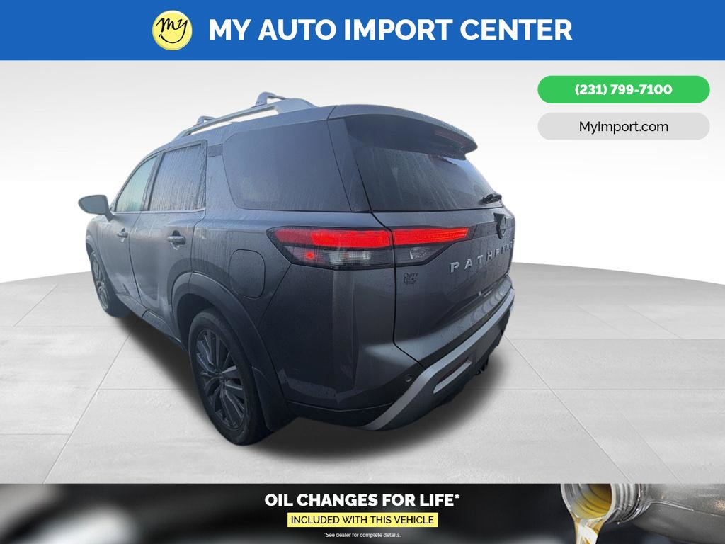 Used 2024 Nissan Pathfinder SL w/ SL Premium Package AWD/4WD image 4