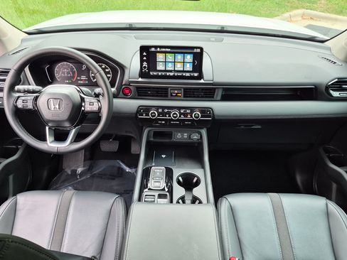 Used 2025 Honda Pilot EX-L image 20