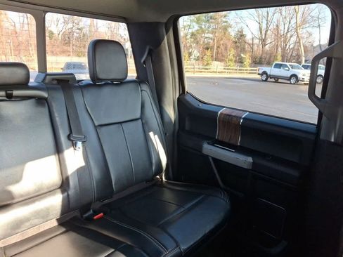 Used 2019 Ford F150 Lariat w/ Trailer Tow Package image 14