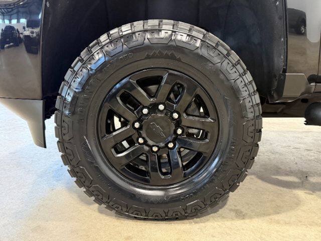 Used 2018 Chevrolet Silverado 2500 LT w/ Midnight Edition AWD/4WD image 13