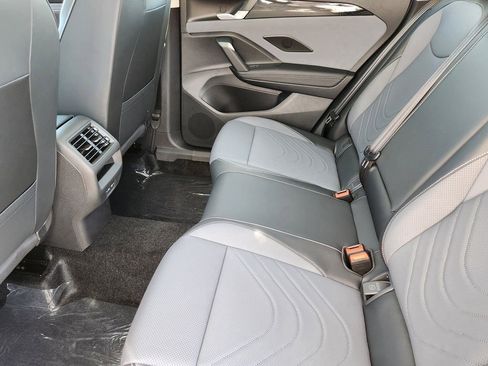 New 2026 Volkswagen Tiguan SE AWD/4WD image 19