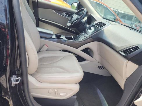 Used 2019 Lincoln Nautilus Select FWD image 15