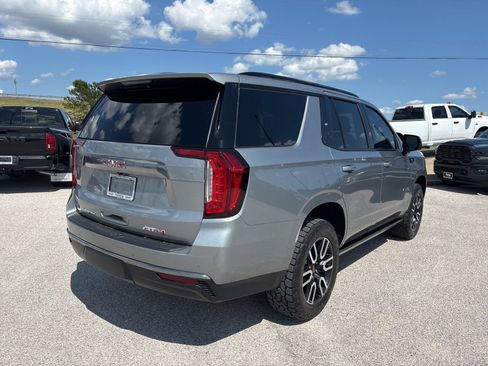 Used 2024 GMC Yukon AT4 w/ AT4 Premium Package AWD/4WD image 6