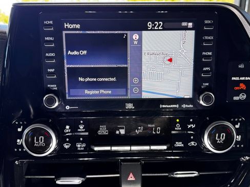 Used 2021 Toyota Highlander Limited AWD/4WD image 33