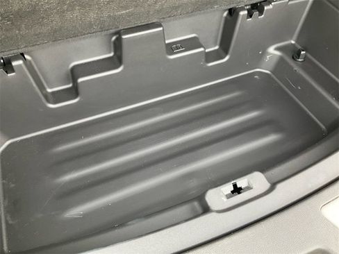 Used 2024 Buick Enclave Premium image 31