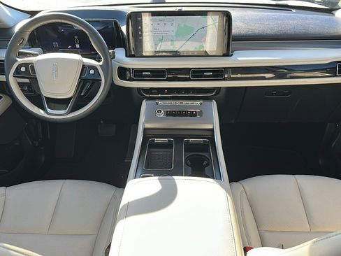 Used 2025 Lincoln Aviator 2WD image 21