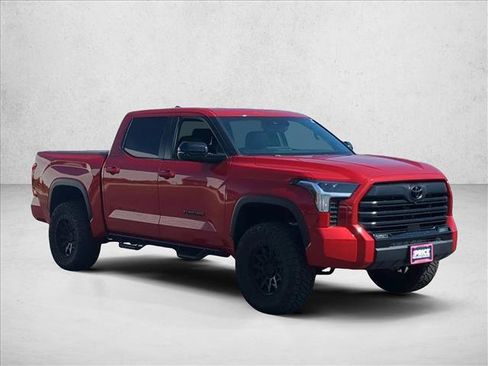 Used 2025 Toyota Tundra Limited AWD/4WD image 3