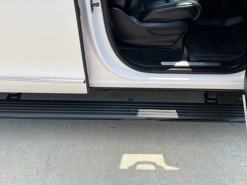 Used 2019 Lincoln Navigator L Reserve image 11