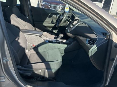 Used 2022 Chevrolet Malibu LT image 8