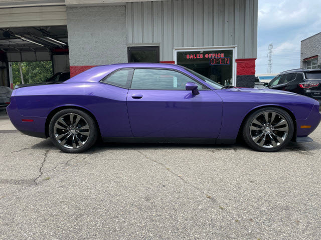 Used 2014 Dodge Challenger SRT8 Core w/ Sound Group RWD image 2