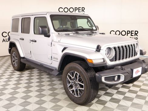 Used 2024 Jeep Wrangler Unlimited Sahara AWD/4WD image 1