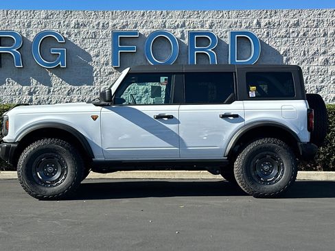 New 2025 Ford Bronco Badlands w/ Sasquatch Package image 7