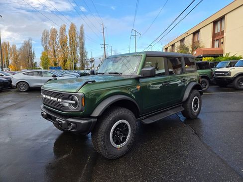 New 2025 Ford Bronco Badlands w/ Sasquatch Package AWD/4WD image 1
