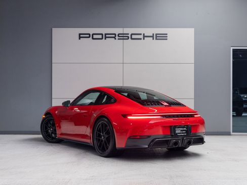 Used 2025 Porsche 911 Carrera GTS RWD image 3