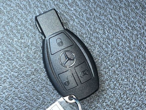 Used 2023 Mercedes-Benz Metris Passenger image 25