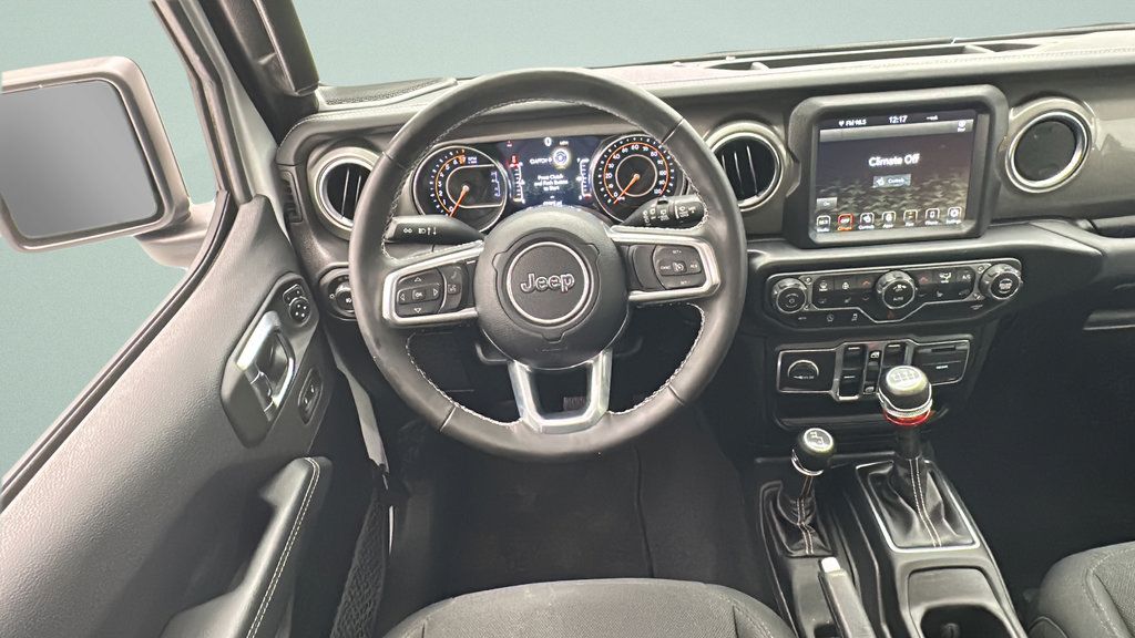 Used 2022 Jeep Wrangler Unlimited Sahara w/ LED Lighting Group AWD/4WD image 10