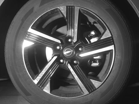 Used 2025 Nissan Sentra SV FWD image 13