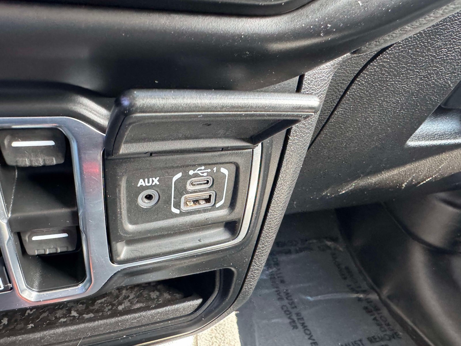 Used 2021 Jeep Wrangler Unlimited Sahara w/ Dual Top Group AWD/4WD image 38