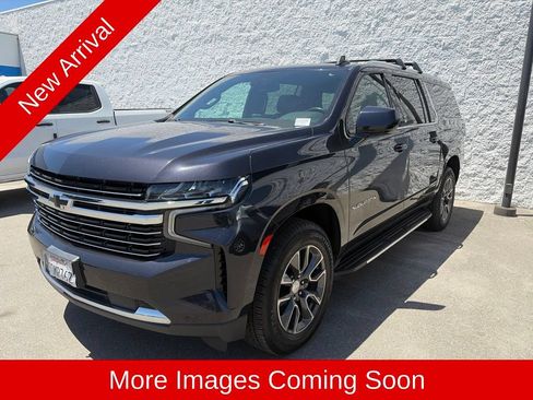 Used 2023 Chevrolet Suburban LT RWD image 4