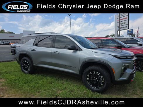 Used 2025 Chevrolet Traverse Z71 w/ Driver Confidence Package AWD/4WD image 1