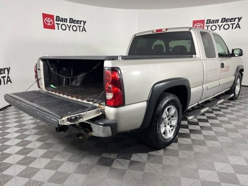 Used 2006 Chevrolet Silverado 1500 LT w/ Light Duty Power Package image 16