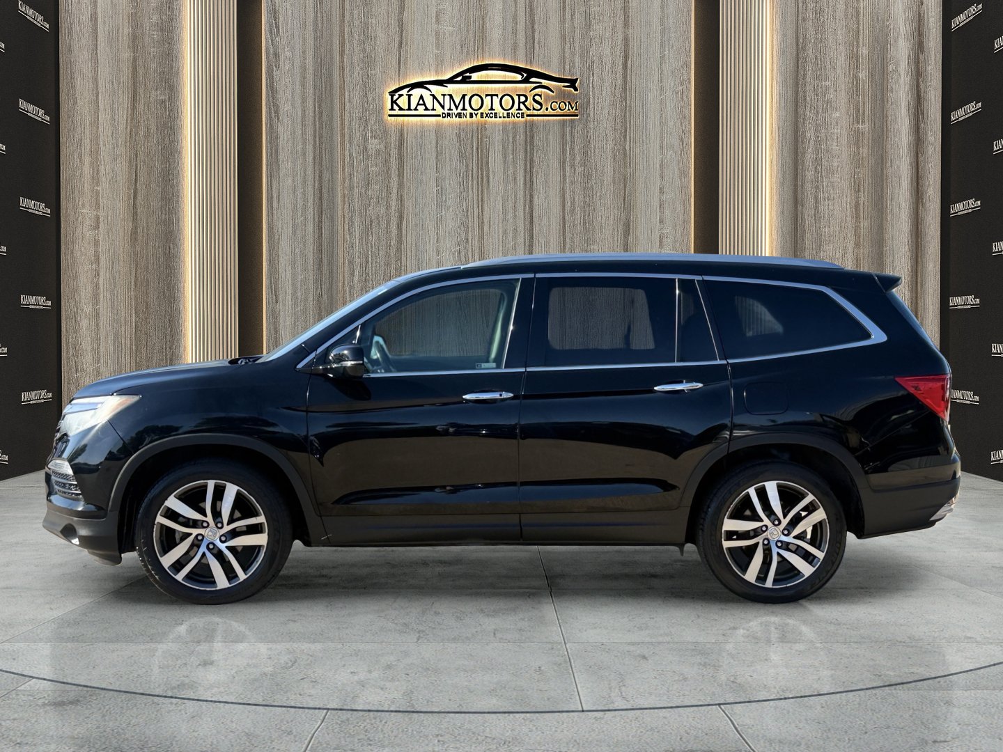 Used 2018 Honda Pilot Touring image 4