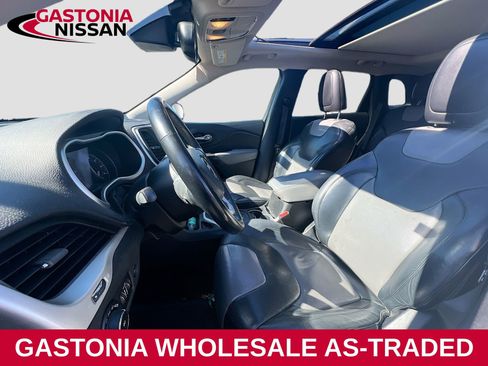 Used 2014 Jeep Cherokee Limited w/ Technology Group image 20