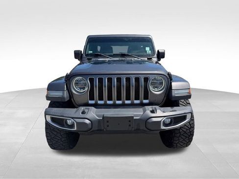 Used 2018 Jeep Wrangler Unlimited Sahara w/ LED Lighting Group AWD/4WD image 2