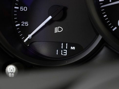 New 2026 Porsche Macan image 12