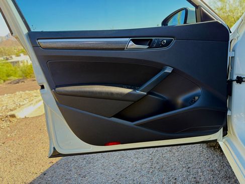 Used 2017 Volkswagen Passat 1.8T SE image 42