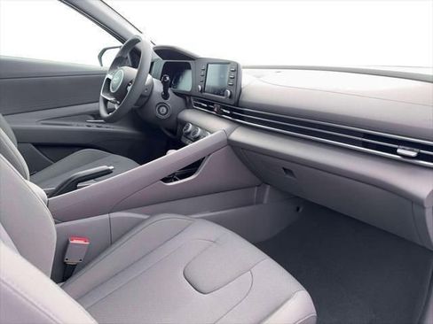 New 2026 Hyundai Elantra SE FWD image 15