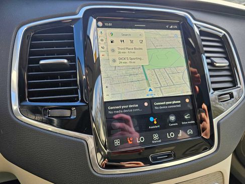 Certified 2024 Volvo XC90 B6 Plus w/ Protection Package Premier image 33