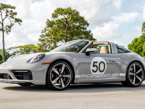 Used 2021 Porsche 911 Targa 4S Heritage Design image 12