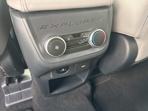Used 2025 Ford Explorer Active w/ Active Comfort Package AWD/4WD image 21