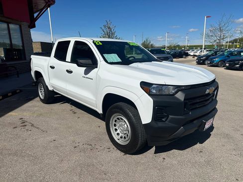 Used 2023 Chevrolet Colorado W/T RWD image 3