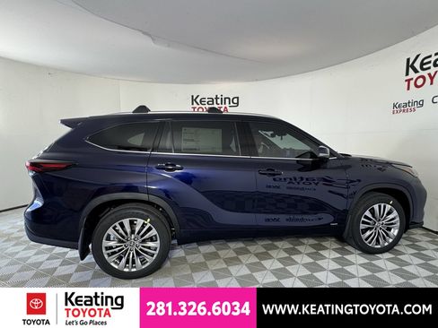 New 2026 Toyota Highlander Platinum AWD/4WD image 4