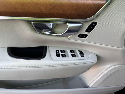 Used 2017 Volvo S90 T6 Inscription w/ Vision Package image 15